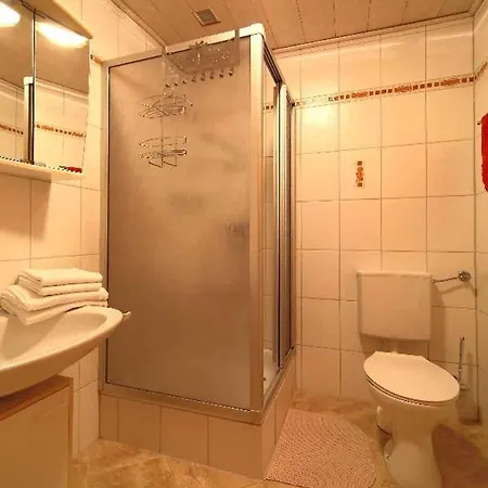Zum Lebzelter Guest house *